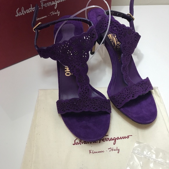 Salvatore Ferragamo suede heels - Picture 3 of 8